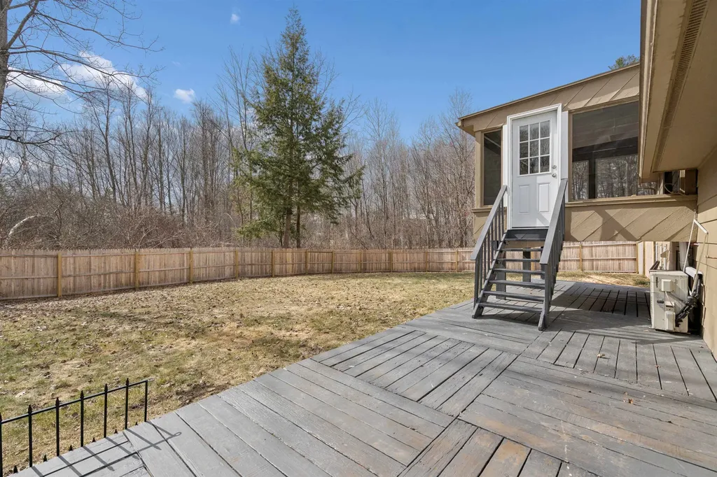 20 Tenley Drive Lebanon NH 03784