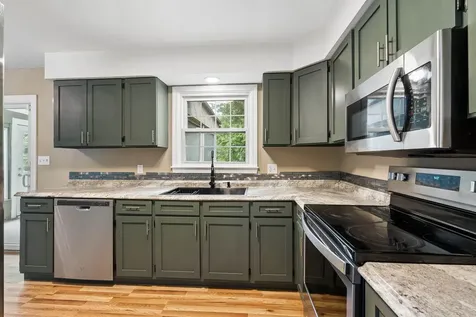 20 Tenley Drive Lebanon NH 03784