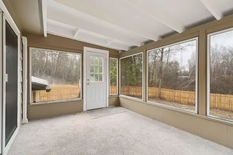20 Tenley Drive Lebanon NH 03784