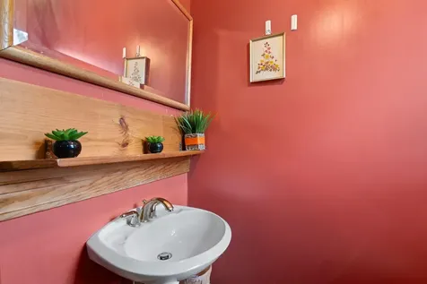 104 Juniper Ridge Road Brattleboro VT 05301