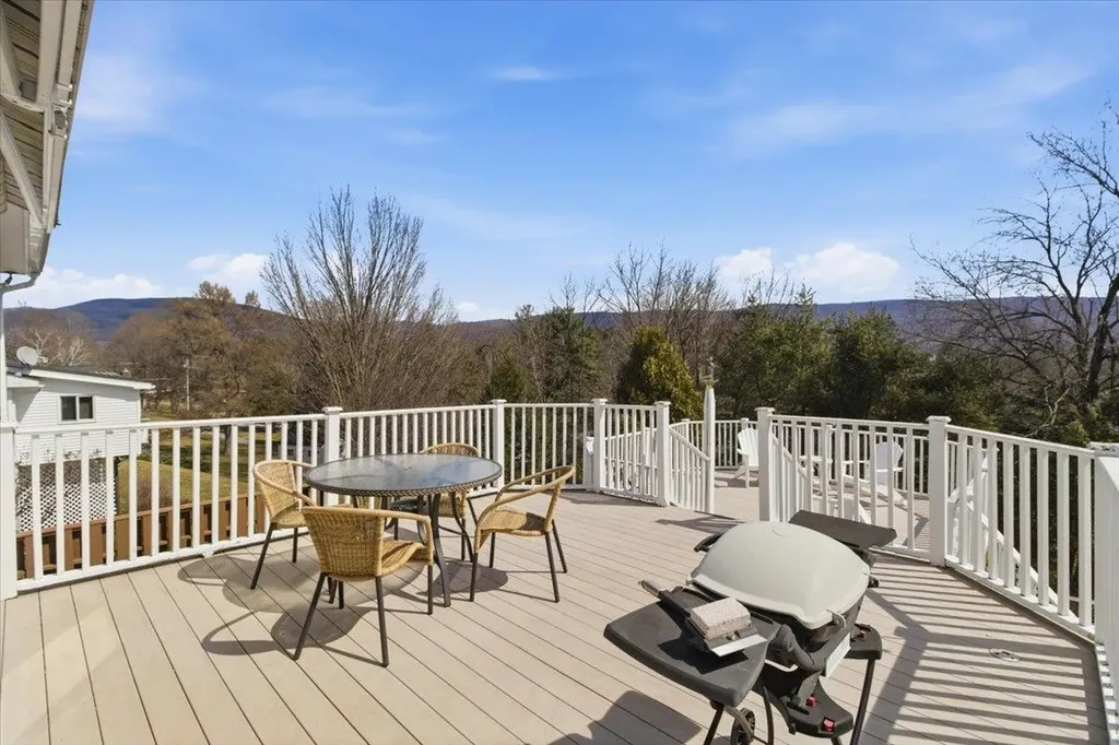 4 Stonehedge Drive Bennington VT 05201