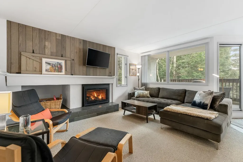 102 Upper Phase Road Warren VT 05674