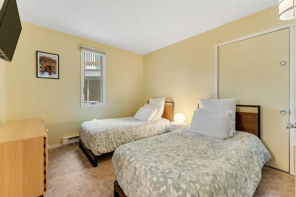 102 Upper Phase Road Warren VT 05674