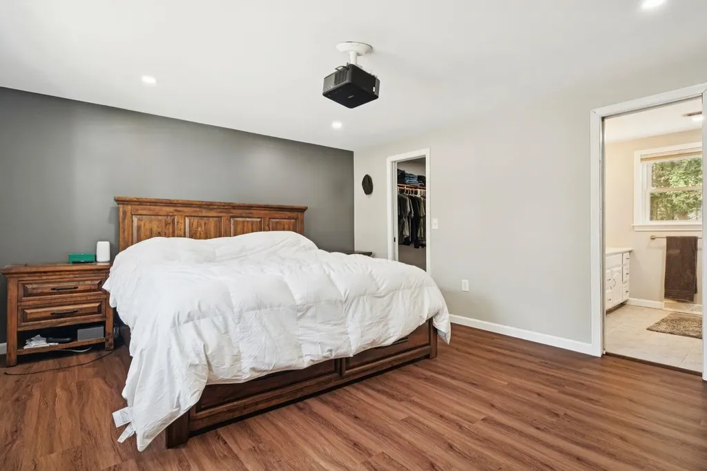 10 Hampton Drive Nashua NH 03063
