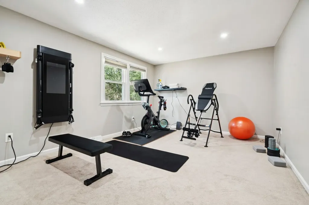 10 Hampton Drive Nashua NH 03063