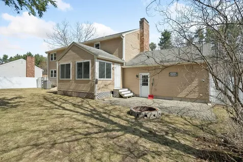 10 Hampton Drive Nashua NH 03063