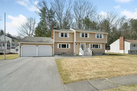 10 Hampton Drive Nashua NH 03063