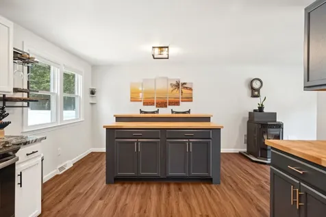 10 Hampton Drive Nashua NH 03063