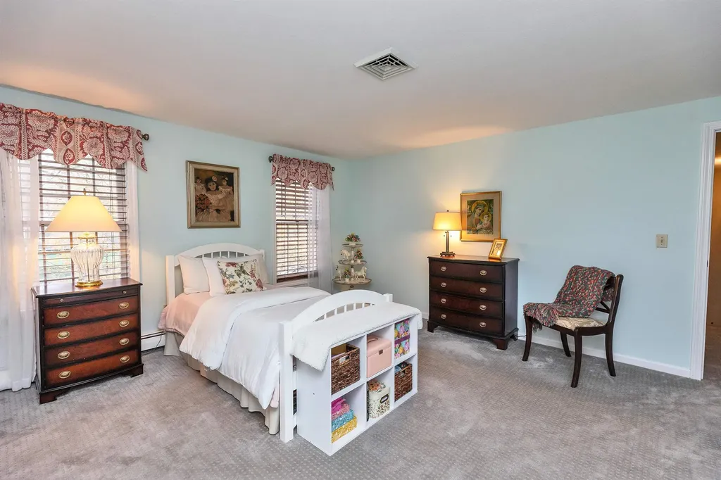 7 Village Woods Drive Amherst NH 03031