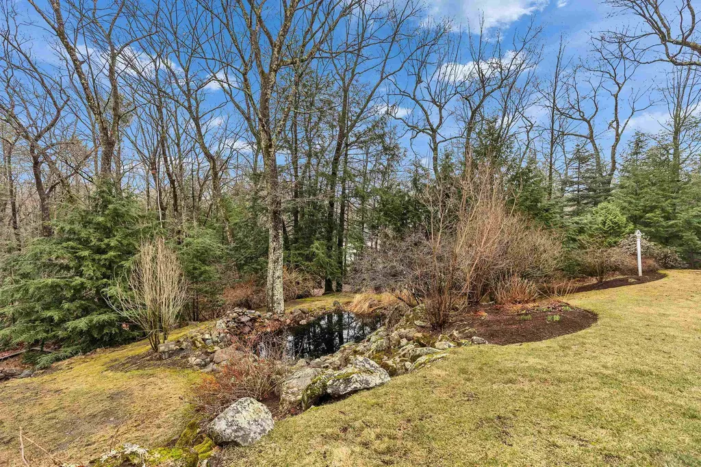 7 Village Woods Drive Amherst NH 03031