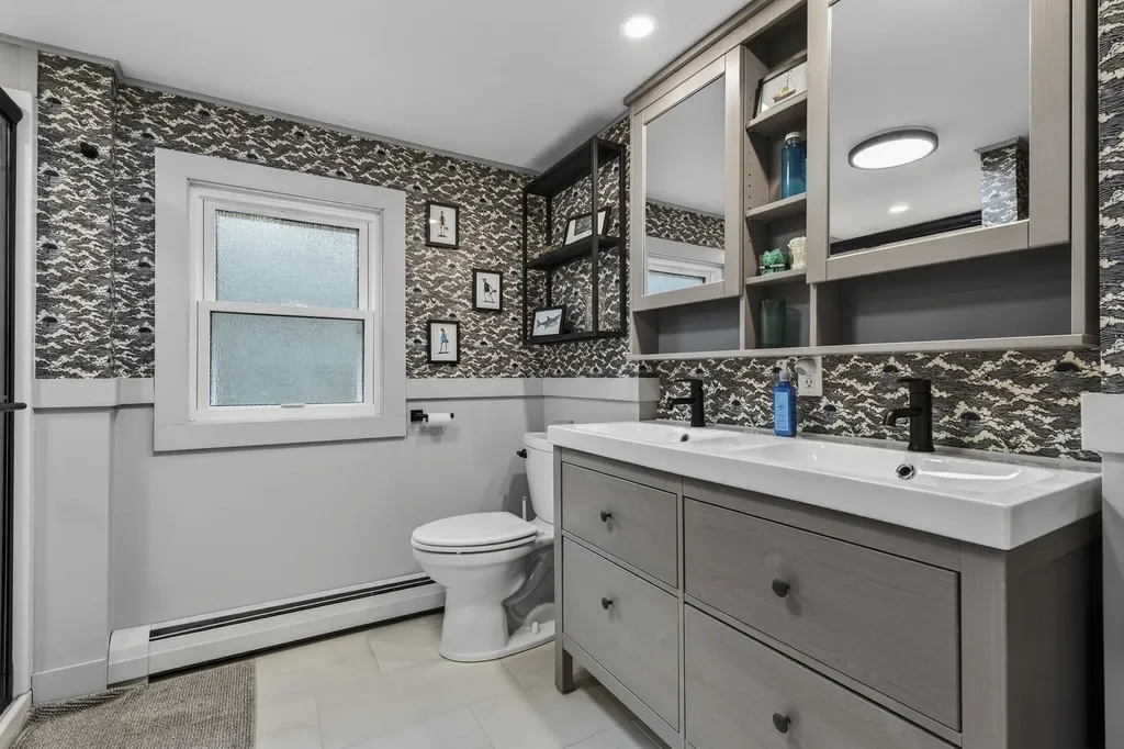 65 N River Road Epping NH 03042