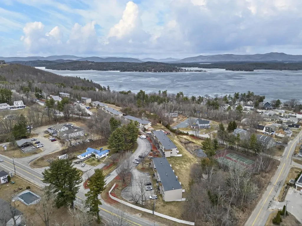 9 Treetop Circle Laconia NH 03246