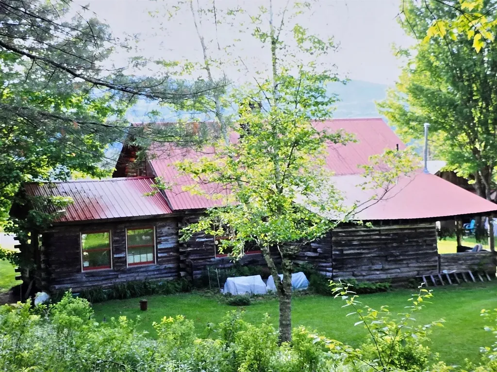 547 Center Hill Road Albany VT 05820