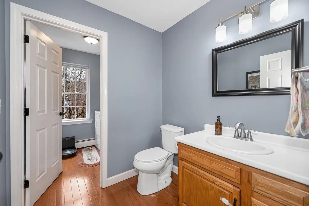 13 Sheridan Drive Londonderry NH 03053