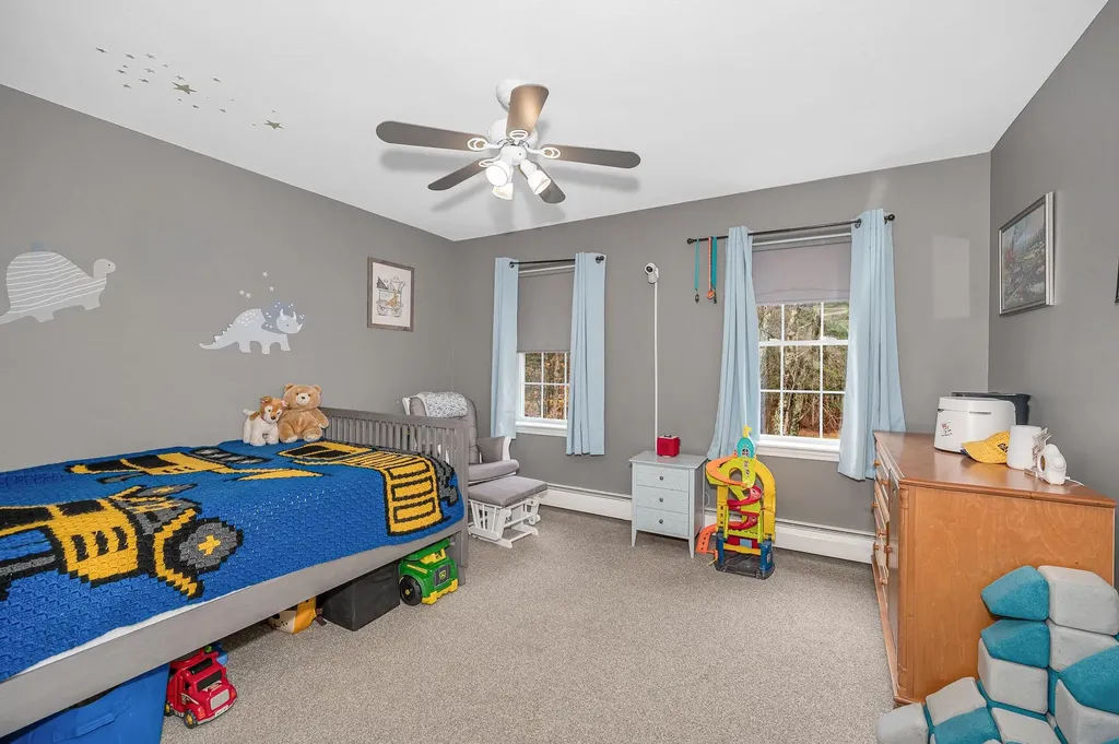13 Sheridan Drive Londonderry NH 03053