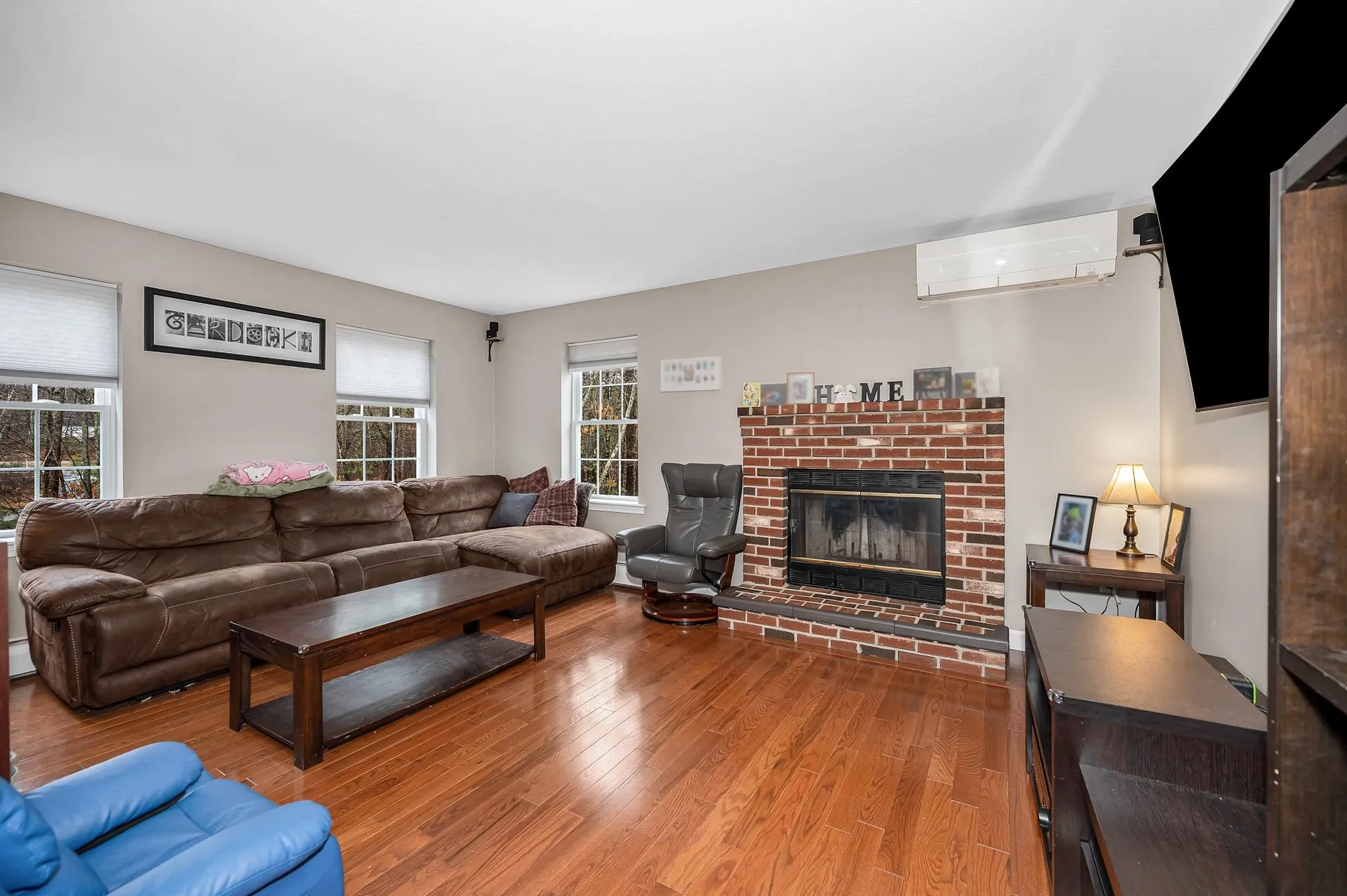 13 Sheridan Drive Londonderry NH 03053
