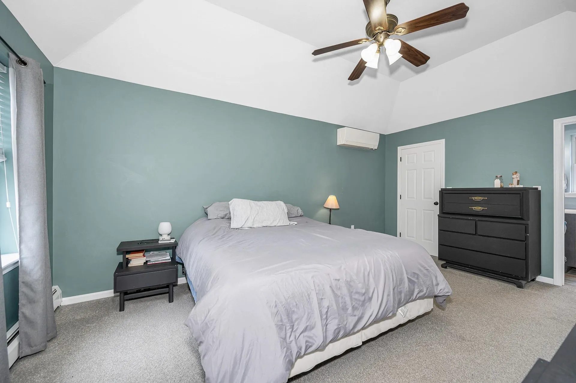13 Sheridan Drive Londonderry NH 03053