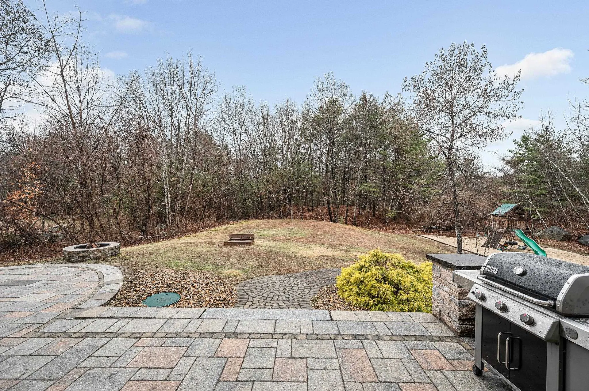 13 Sheridan Drive Londonderry NH 03053