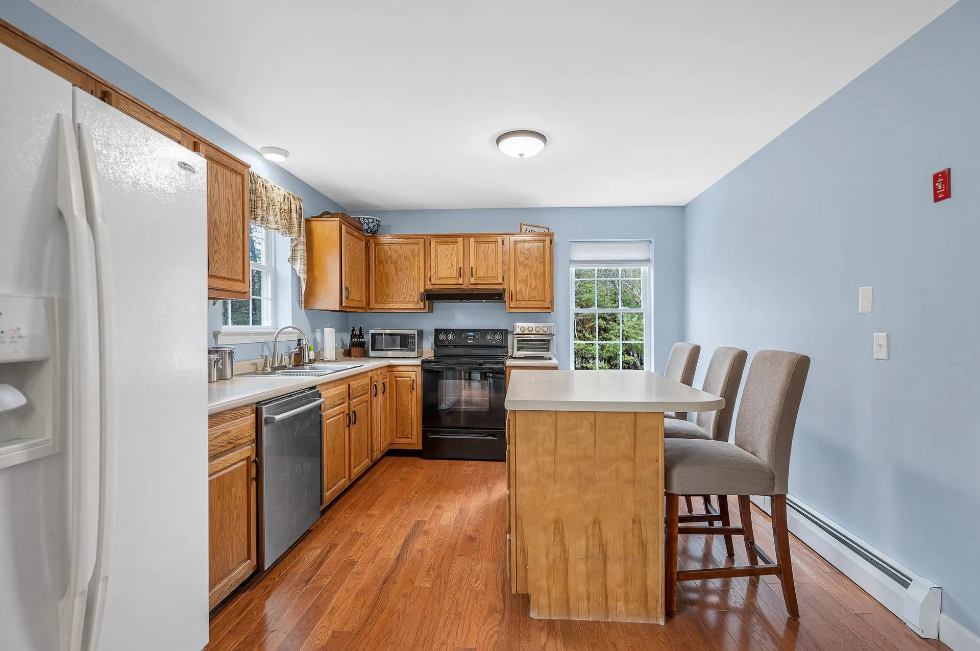 13 Sheridan Drive Londonderry NH 03053