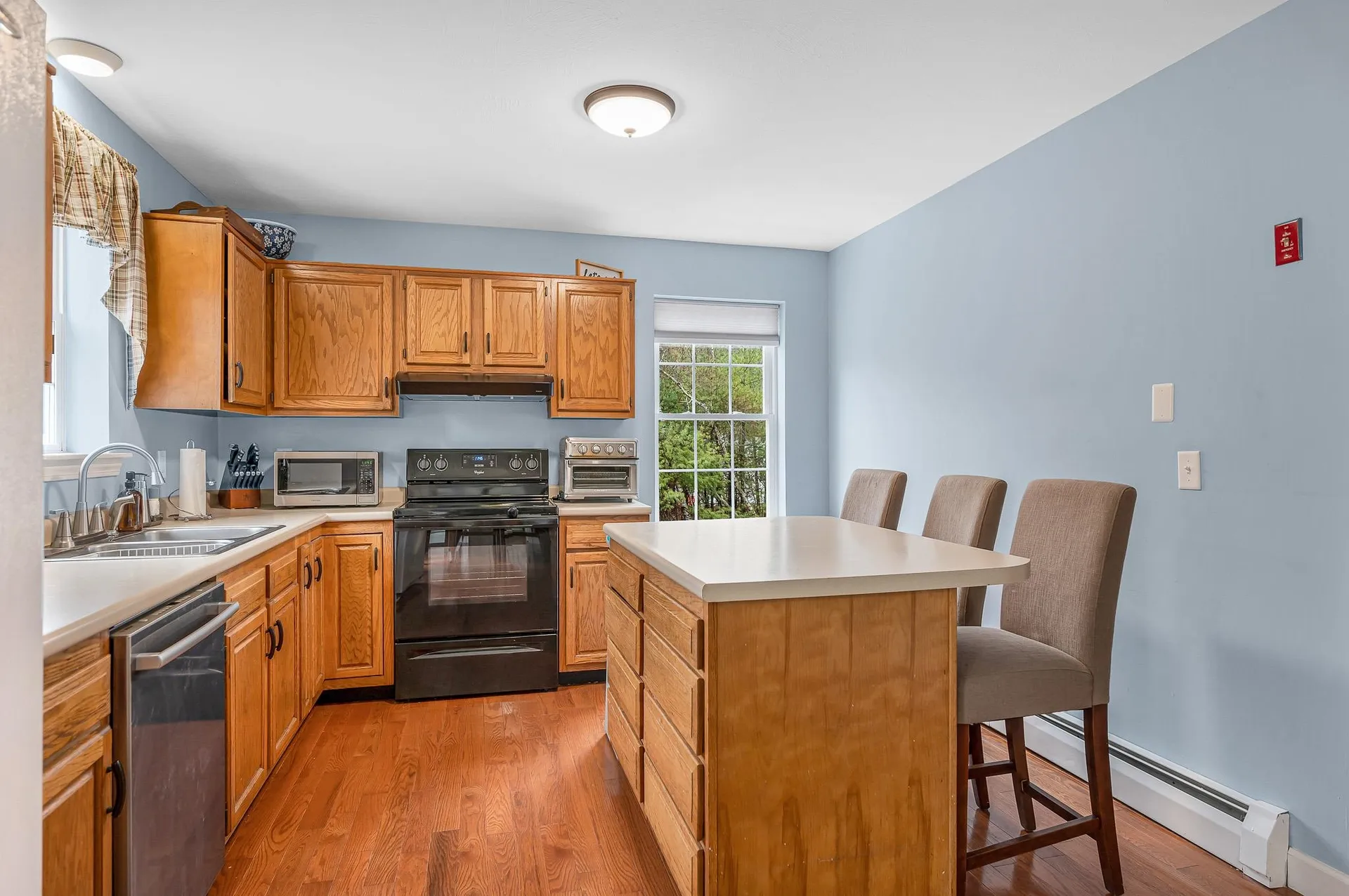 13 Sheridan Drive Londonderry NH 03053