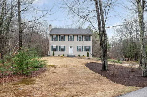 13 Sheridan Drive Londonderry NH 03053