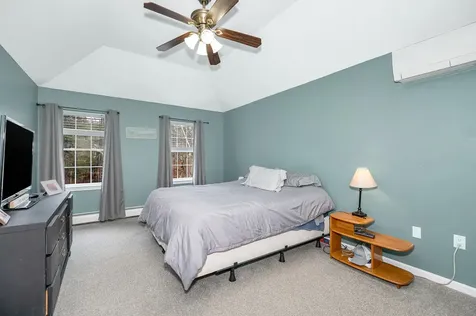 13 Sheridan Drive Londonderry NH 03053