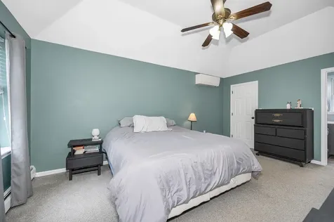 13 Sheridan Drive Londonderry NH 03053