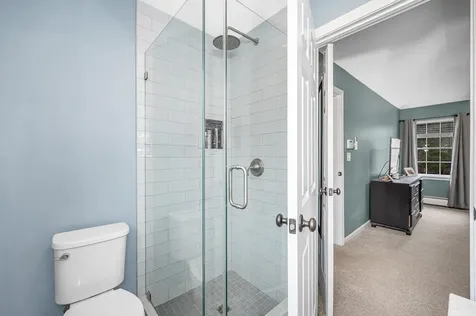 13 Sheridan Drive Londonderry NH 03053