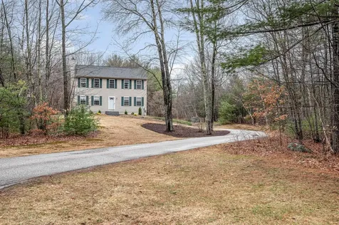 13 Sheridan Drive Londonderry NH 03053