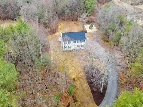13 Sheridan Drive Londonderry NH 03053