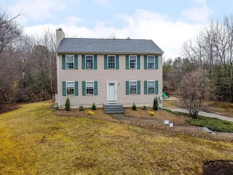 13 Sheridan Drive Londonderry NH 03053