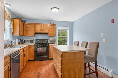13 Sheridan Drive Londonderry NH 03053