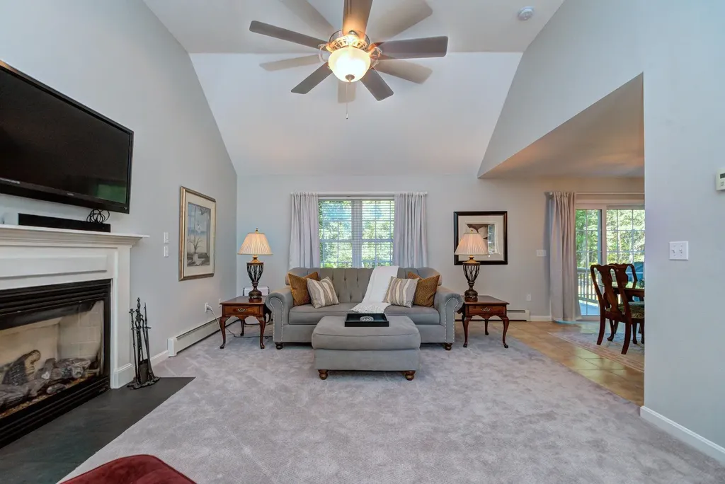 7 Rellas Ridge Kingston NH 03848