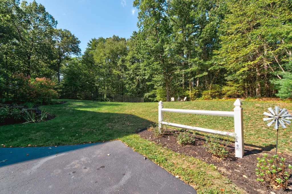 7 Rellas Ridge Kingston NH 03848