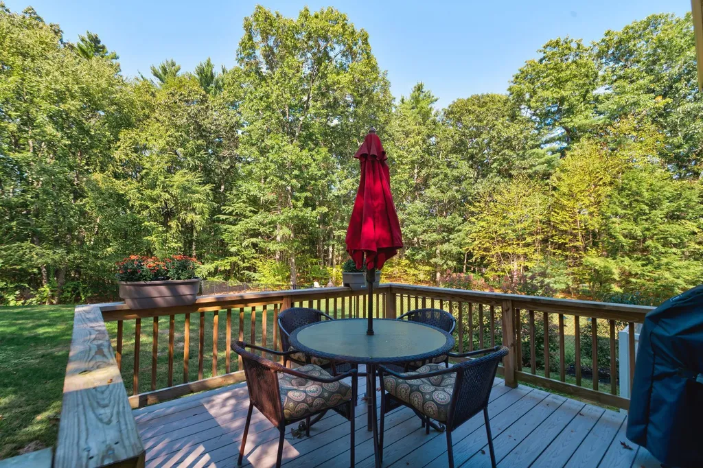 7 Rellas Ridge Kingston NH 03848