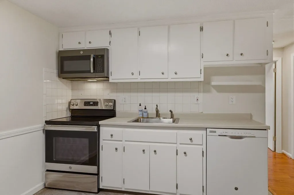 559 Sagamore Court Portsmouth NH 03801