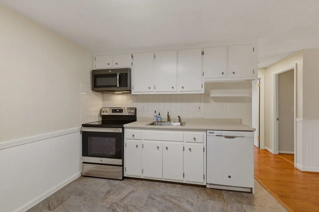 559 Sagamore Court Portsmouth NH 03801