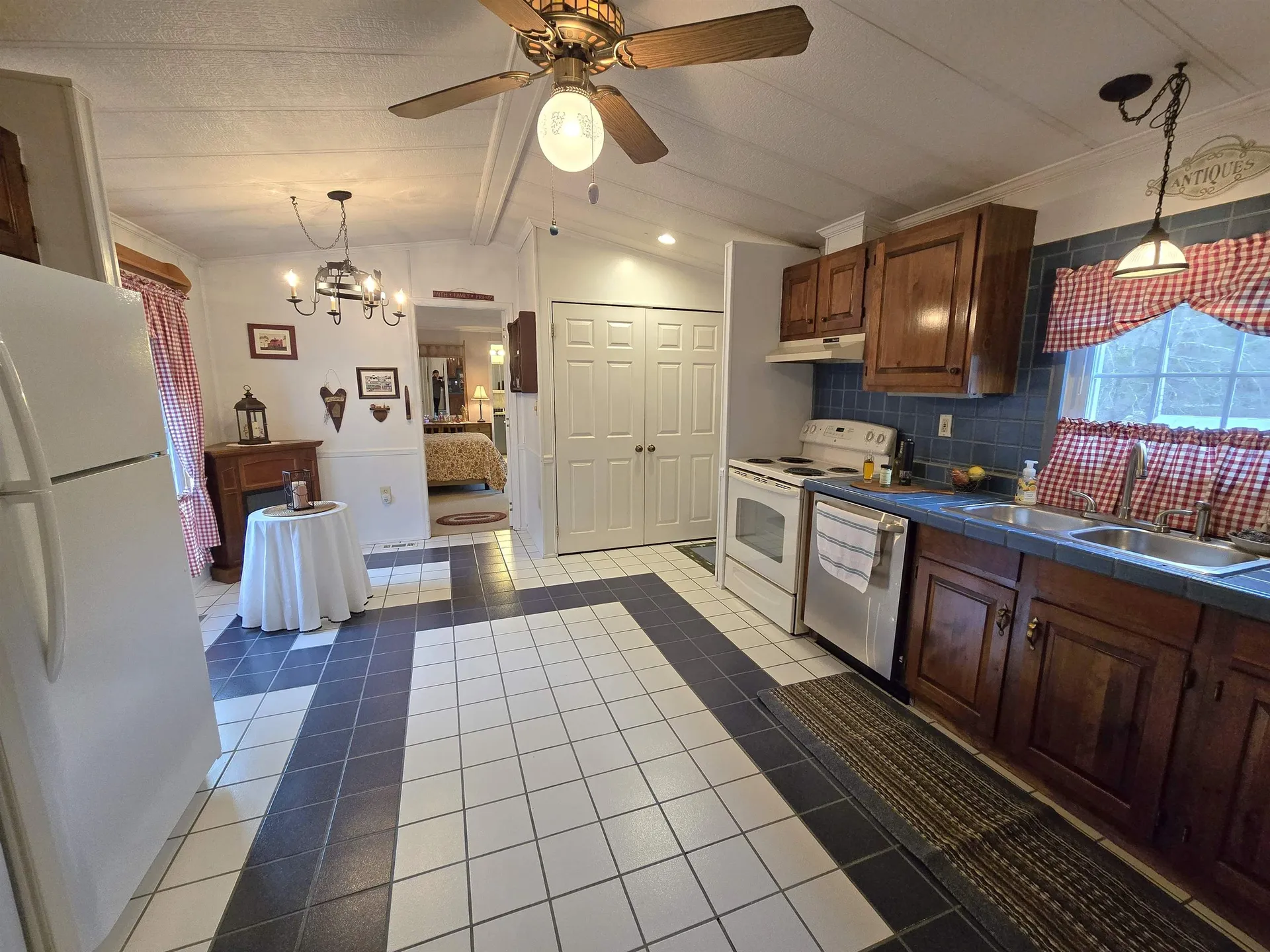 91 Zachary Drive Hooksett NH 03106