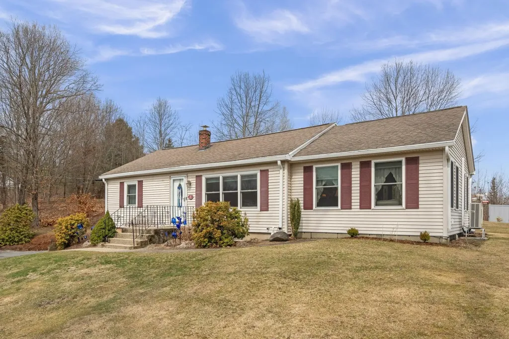 48 Main Street Atkinson NH 03811-2519