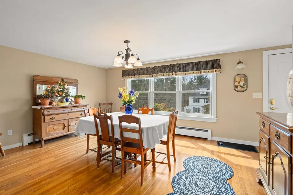 48 Main Street Atkinson NH 03811-2519