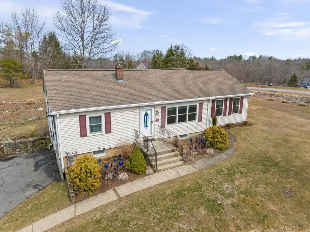 48 Main Street Atkinson NH 03811-2519