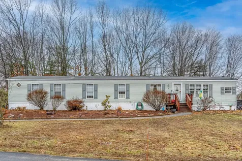 4 Cammett Drive Raymond NH 03077