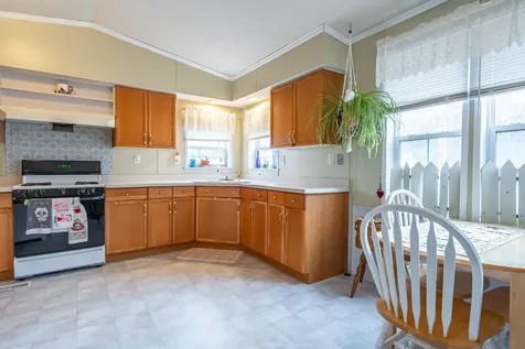 4 Cammett Drive Raymond NH 03077