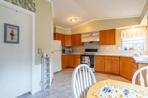 4 Cammett Drive Raymond NH 03077