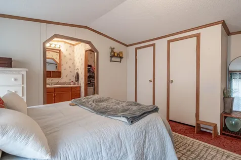 4 Cammett Drive Raymond NH 03077
