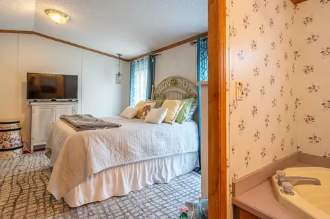 4 Cammett Drive Raymond NH 03077