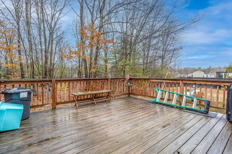 4 Cammett Drive Raymond NH 03077