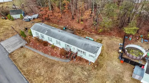 4 Cammett Drive Raymond NH 03077