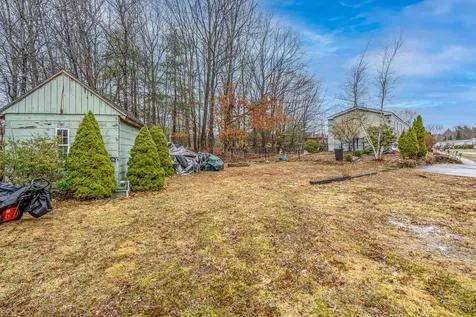 4 Cammett Drive Raymond NH 03077