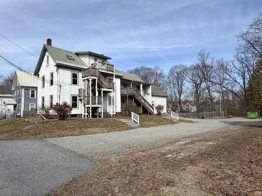 28 East Street Claremont NH 03743